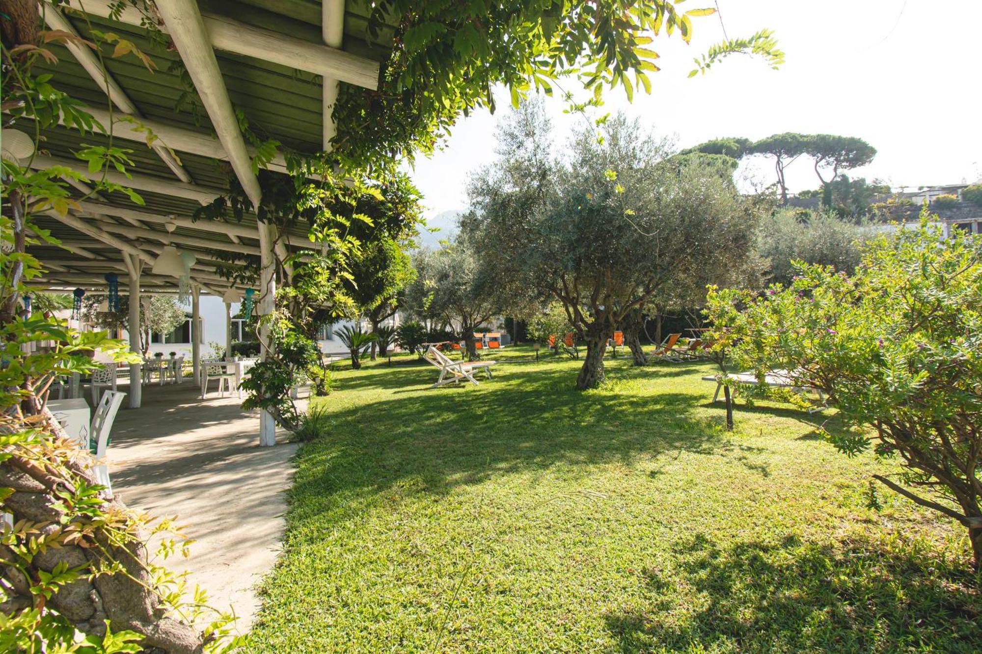 Victoria Park Resort Искья Экстерьер фото