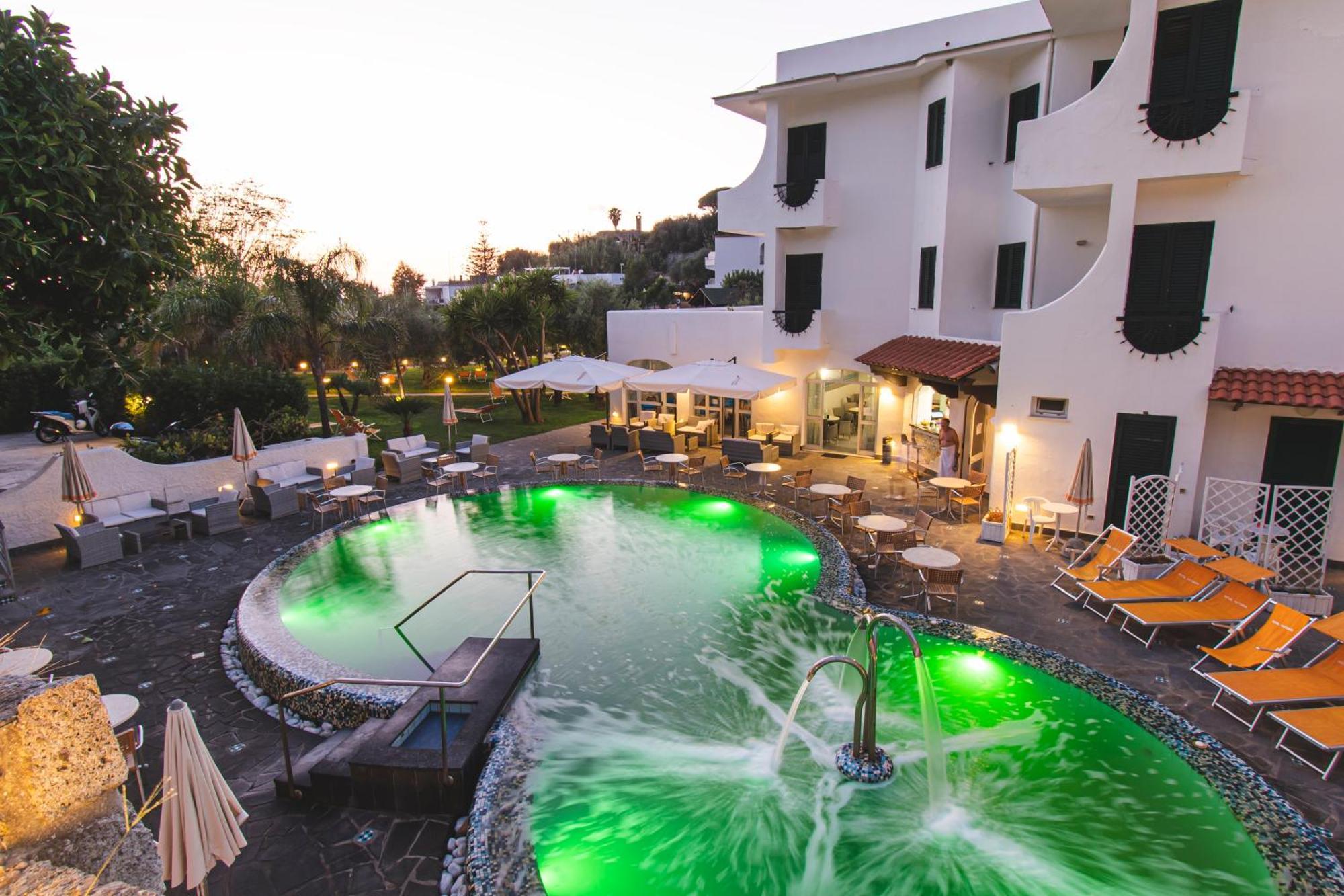 Victoria Park Resort Искья Экстерьер фото